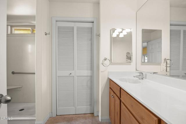142 Poinsettia Gardens Drive, Ventura CA: https://media.crmls.org/mediaz/cf8568fd-3fc1-4d6f-93ec-b90060f25528.jpg