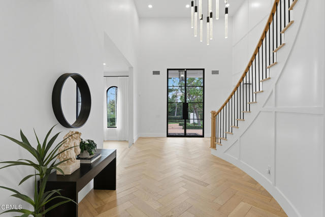 Detail Gallery Image 7 of 54 For 550 Unique Ln, Simi Valley,  CA 93065 - 5 Beds | 5/1 Baths