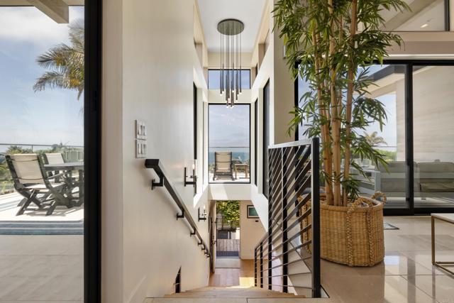 Detail Gallery Image 16 of 54 For 5080 Carlsbad Blvd, Carlsbad,  CA 92008 - 5 Beds | 4 Baths