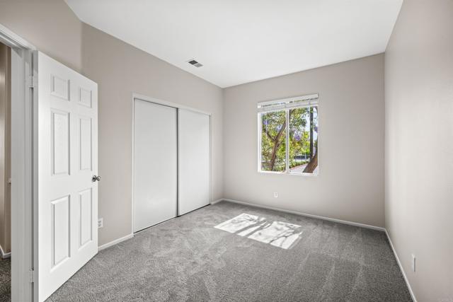 Detail Gallery Image 20 of 39 For 638 Sumner Way #2,  Oceanside,  CA 92058 - 4 Beds | 2/1 Baths