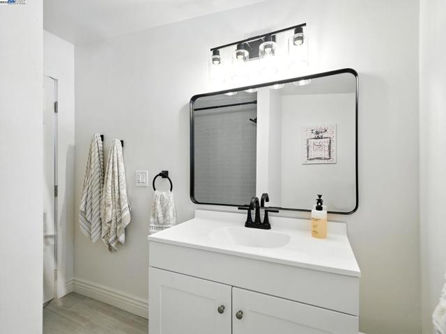 772 Mcleod St, Livermore CA: https://media.crmls.org/mediaz/cf8695c3-b5e4-43fa-a5b4-b1f8f0f99181.jpg