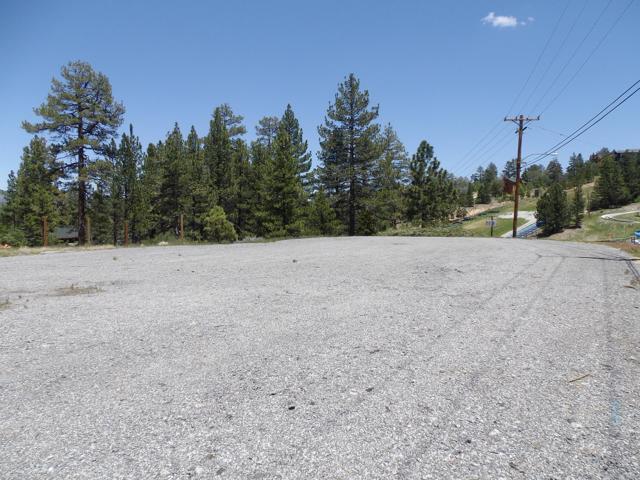 40318 Big Bear Boulevard, Big Bear CA: https://media.crmls.org/mediaz/cf87801c-7680-463b-8fcd-b38f7d91dc8b.jpg