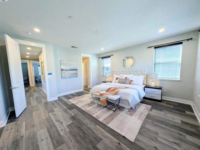 1380 Brookline Loop, Pleasanton CA: https://media.crmls.org/mediaz/cf87e6be-090f-459a-9c4d-0af1df260783.jpg