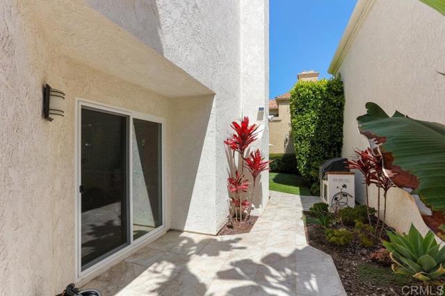 Detail Gallery Image 3 of 30 For 20 Aruba, Coronado,  CA 92118 - 3 Beds | 3 Baths