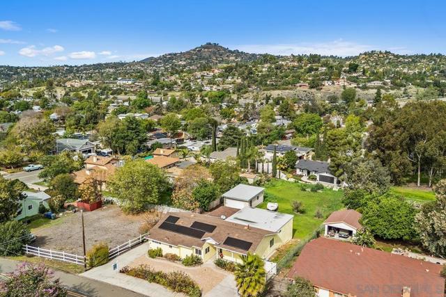 10620 Garden Way, Spring Valley CA: https://media.crmls.org/mediaz/cf88fd0a-0b30-4e53-b630-fefcf4346487.jpg