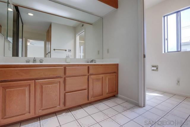 349 G Avenue, Coronado CA: https://media.crmls.org/mediaz/cf896e51-6c05-4cc8-864a-6668fcba2f79.jpg
