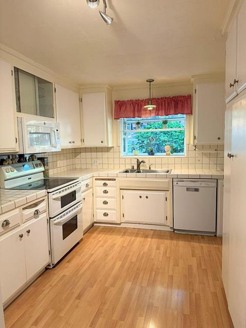 160 Nellie Lane, Boulder Creek CA: https://media.crmls.org/mediaz/cf89f26a-7ad8-4ace-b2e3-58cab65274aa.jpg