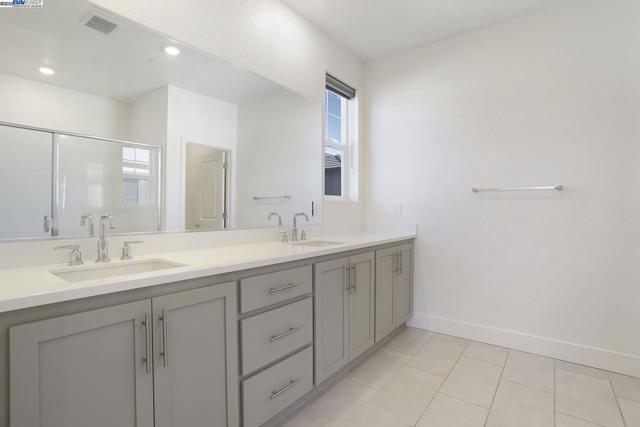 2208 Daimler St, Lathrop CA: https://media.crmls.org/mediaz/cf89f386-9e80-437a-b0a7-2126a963a37f.jpg