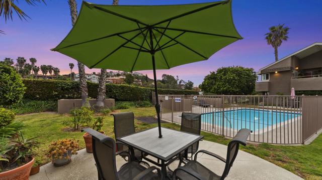 2517 Navarra Drive, Carlsbad CA: https://media.crmls.org/mediaz/cf8c1582-0177-4aa9-bd69-b11b4bf2be84.jpg