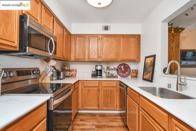 3511 Wells Road, Oakley CA: https://media.crmls.org/mediaz/cf8c7fa1-222c-4fcc-9073-88bf90fe8f40.jpg