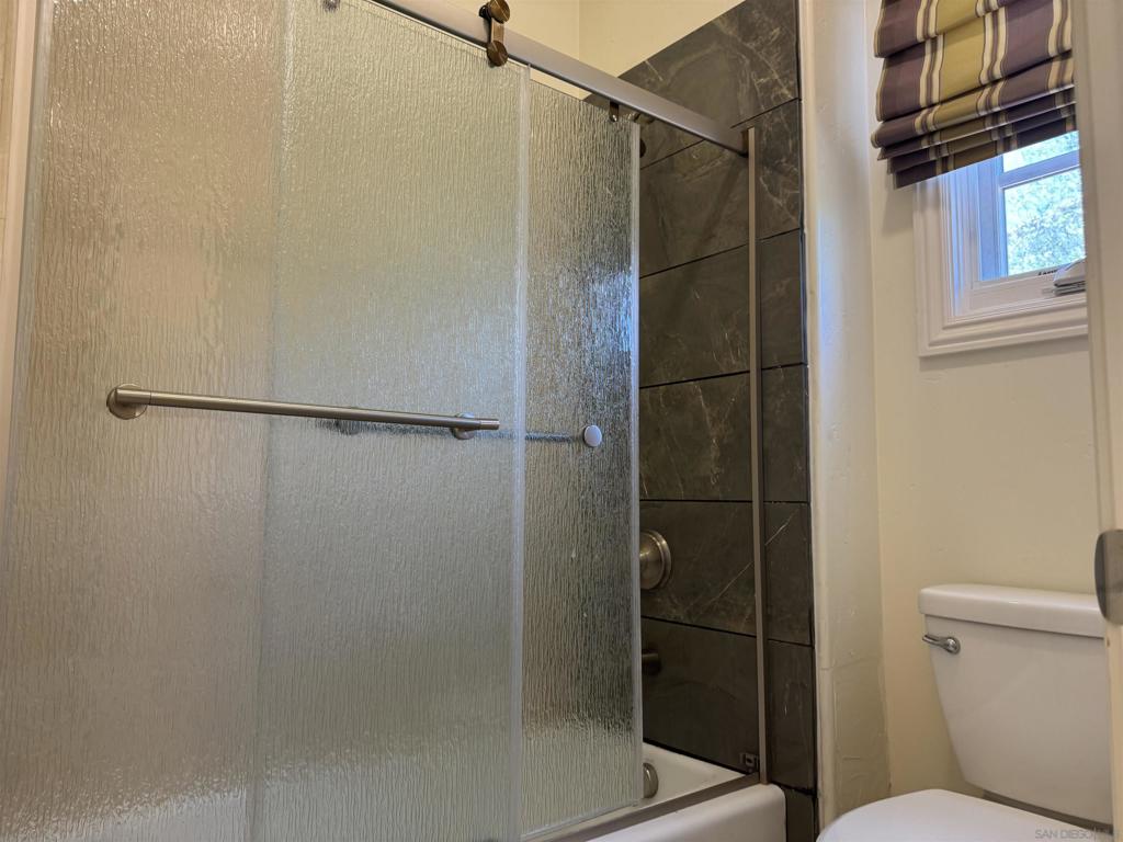 MLS #250040381SD image #24