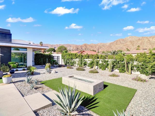 54050 Avenida Obregon, La Quinta CA: https://media.crmls.org/mediaz/cf8d4d06-6a9d-4bf5-a36f-9433851c2de1.jpg