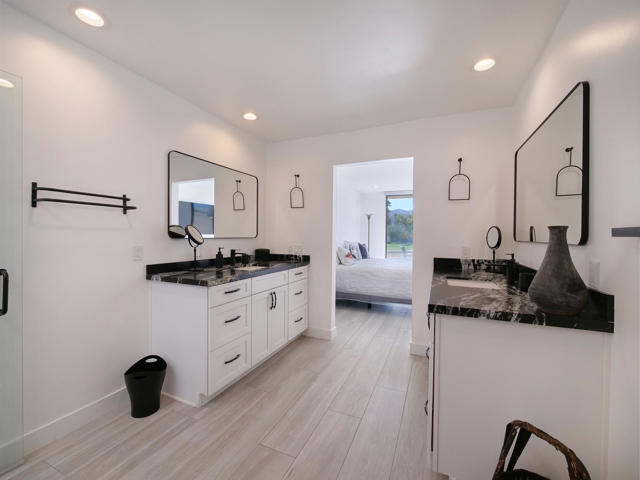 7529 Regency Drive, Palm Springs CA: https://media.crmls.org/mediaz/cf8e90f9-6a32-4c43-bf65-bb192f1d8027.jpg