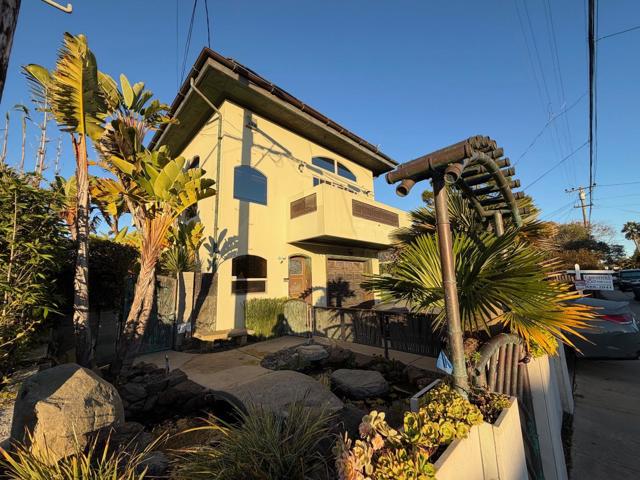 131 30th Avenue, Santa Cruz CA: https://media.crmls.org/mediaz/cf900d8c-3d0e-4d2a-a440-1055c5a2334d.jpg