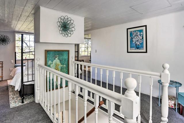 23984 SKYLAND DR, Crestline CA: https://media.crmls.org/mediaz/cf90bae6-768f-4838-a06b-ba0e95cca148.jpg