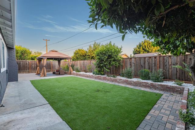 342 Swaps Drive, San Jose CA: https://media.crmls.org/mediaz/cf9119ce-4c9c-4627-a33f-20fd1e5da035.jpg