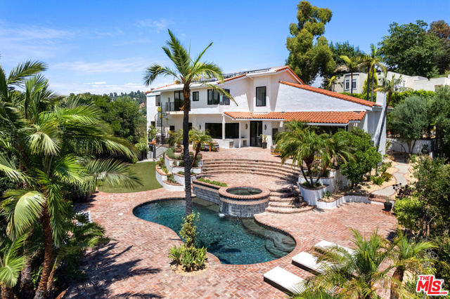 9714 Oak Pass Road, Beverly Hills CA: https://media.crmls.org/mediaz/cf91437e-b288-4812-869a-e480945d6e2f.jpg
