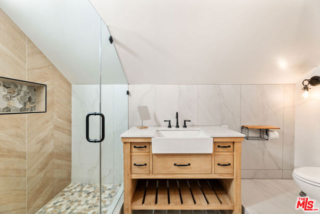 2247 Ronda Vista Drive, Los Angeles CA: https://media.crmls.org/mediaz/cf91d79f-9a72-4a3b-b623-acad8aac1247.jpg