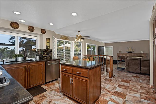 3708 Southridge, Oceanside CA: https://media.crmls.org/mediaz/cf9279cd-d089-4e7c-9034-f98395a910ff.jpg