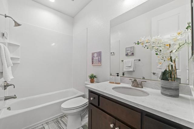 329 Cherokee Loop, Mountain View CA: https://media.crmls.org/mediaz/cf9282ce-8f39-439e-aca7-b8a26bdd00b5.jpg