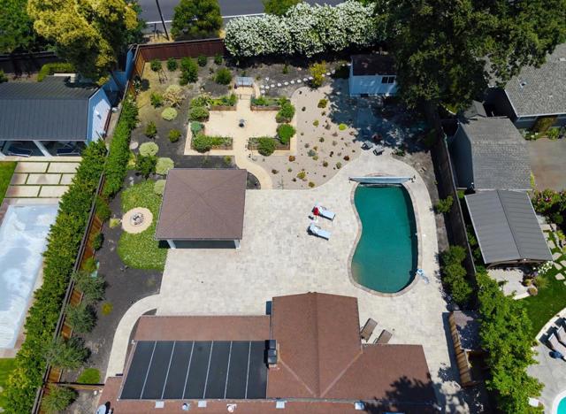20 Sara Lane, Alamo CA: https://media.crmls.org/mediaz/cf92853b-6e3b-4f8f-be25-dac1889dc531.jpg