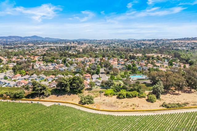 5341 Gooseberry Way, Oceanside CA: https://media.crmls.org/mediaz/cf92bdfb-6b22-4601-b3a0-72d29327771c.jpg