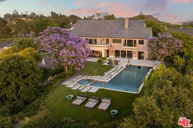 3396 Stone Ridge Lane, Los Angeles CA: https://media.crmls.org/mediaz/cf92c174-a99c-4306-bd8f-0101dc8611b6.jpg