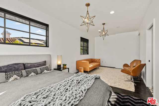 3159 Thatcher Avenue, Marina del Rey CA: https://media.crmls.org/mediaz/cf93a72d-7879-4b51-9014-e1c02f7a6ed3.jpg
