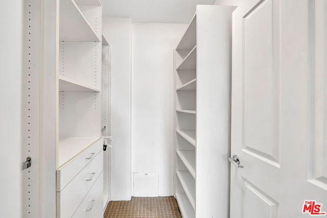 14916 Hesby Street, Sherman Oaks CA: https://media.crmls.org/mediaz/cf93a857-ef80-4448-94b4-52eb72030f13.jpg