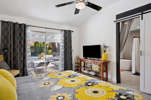 1479 E Francis Drive, Palm Springs CA: https://media.crmls.org/mediaz/cf93ccd0-7dde-49f8-be21-17ec88516393.jpg