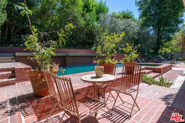 Drew Fenton | 16617 Park Lane Circle Los Angeles CA | MLS: 7403378