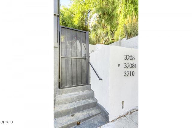 Image 3 for 3208 Larissa Dr, Los Angeles, CA 90026