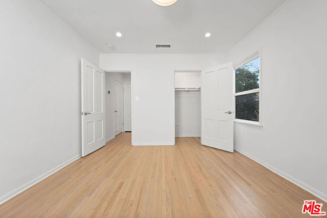 11347 CASHMERE Street, Los Angeles CA: https://media.crmls.org/mediaz/cf963cb8-428a-49ac-80b2-e9418d7b0d24.jpg