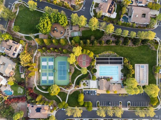 7531 Edinburgh Way, Gilroy CA: https://media.crmls.org/mediaz/cf96aea0-6e09-4157-a883-730a52f7e9ff.jpg