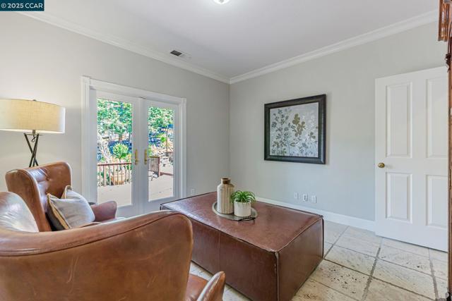 631 La Vista Rd, Walnut Creek CA: https://media.crmls.org/mediaz/cf96c010-9b4b-4f04-a720-3477d207ab13.jpg
