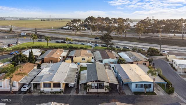 106 Arrowhead Circle, Oxnard CA: https://media.crmls.org/mediaz/cf973ebf-2119-4ade-9263-498c2fadf63d.jpg