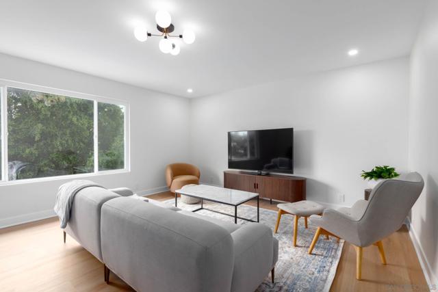 361 E Indian Rock Rd, Vista CA: https://media.crmls.org/mediaz/cf97e515-b883-41cb-ab23-5a8b4cfaaee6.jpg