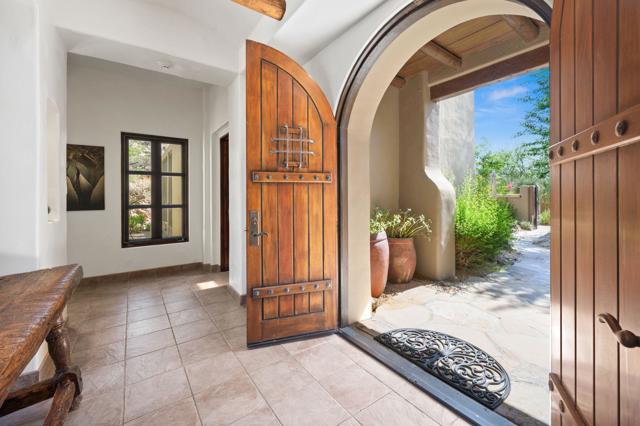 72275 Upper W Way, Palm Desert CA: https://media.crmls.org/mediaz/cf97eeae-2e94-42ba-9a86-9e06c5b413fc.jpg