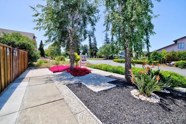 4330 Peregrine Way, Fremont CA: https://media.crmls.org/mediaz/cf98b8b9-ac4e-44e8-beb9-d4f92092c41a.jpg