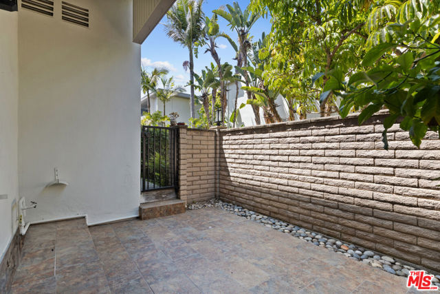 4731 La Villa Marina, Marina del Rey CA: https://media.crmls.org/mediaz/cf991505-29ea-4b15-aea8-38726d0809d0.jpg