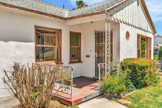 4127 Scandia Way, Los Angeles CA: https://media.crmls.org/mediaz/cf994398-925d-4eeb-8a90-f32b6531ec67.jpg