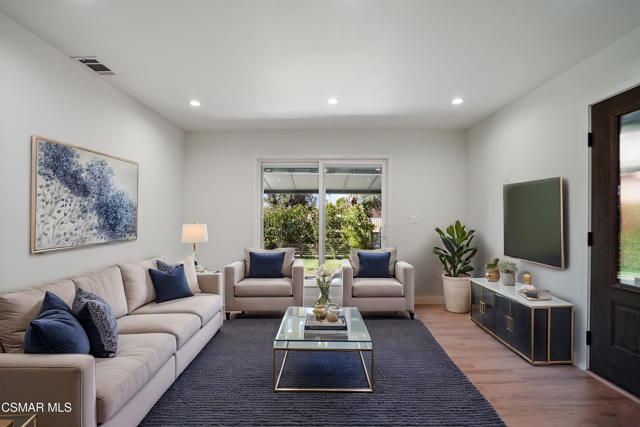 7804 Kentland Avenue, West Hills CA: https://media.crmls.org/mediaz/cf997a38-1ddf-49d2-8f2a-0962896d8609.jpg