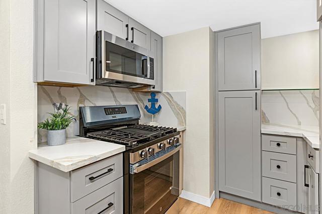 Image 12 of 27 For 9899 Scripps Westview Way #243