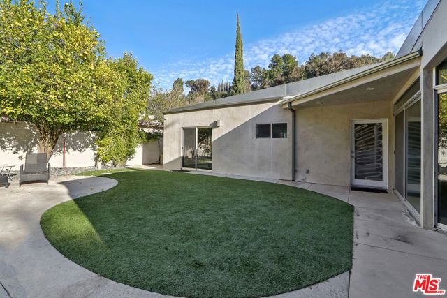 15539 Hamner Drive, Los Angeles CA: https://media.crmls.org/mediaz/cf99bc95-3603-4a93-8721-27e211518229.jpg