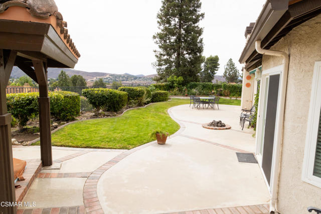3154 Provence Place, Thousand Oaks CA: https://media.crmls.org/mediaz/cf9a3403-fbb3-4561-9aee-65bfc5f722a4.jpg