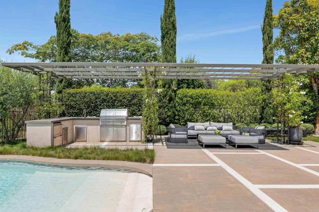 5825 Meadows Del Mar, San Diego CA: https://media.crmls.org/mediaz/cf9a4a29-a33e-4900-a2ee-eb8419506beb.jpg