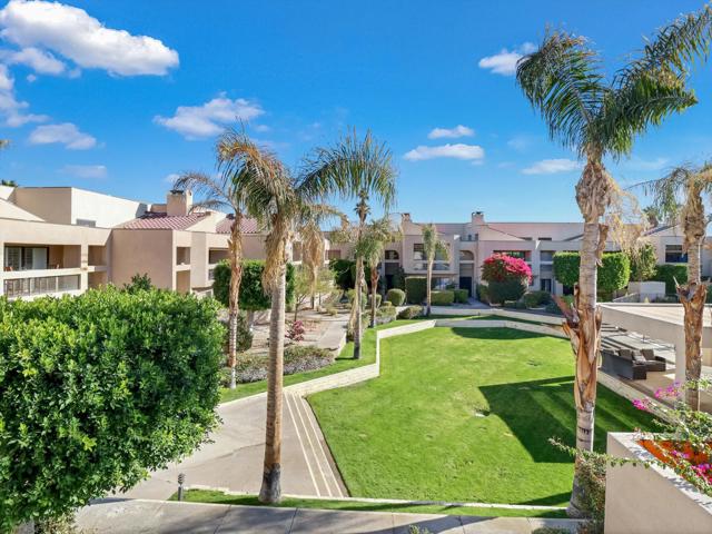 426 Village W Square, Palm Springs CA: https://media.crmls.org/mediaz/cf9a89ca-3541-4293-94bc-b5e3d9b97846.jpg
