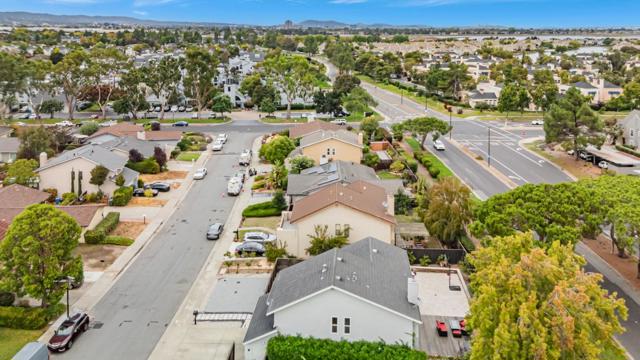 578 Seahorse Lane, Redwood City CA: https://media.crmls.org/mediaz/cf9d2142-a7a7-4a30-a533-7002819be08c.jpg