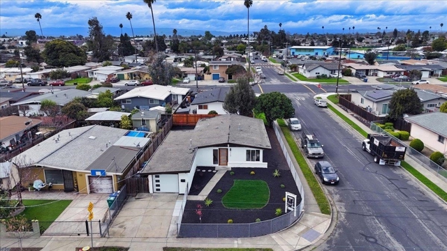 27707 La Porte Ave, Hayward CA: https://media.crmls.org/mediaz/cf9e1e9e-730e-46ba-b7ef-2368bf2187fb.jpg