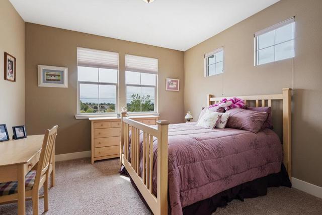 1515 Sunflower Drive, Hollister CA: https://media.crmls.org/mediaz/cf9e7bd6-bea4-4a12-81ee-d2302833d43a.jpg
